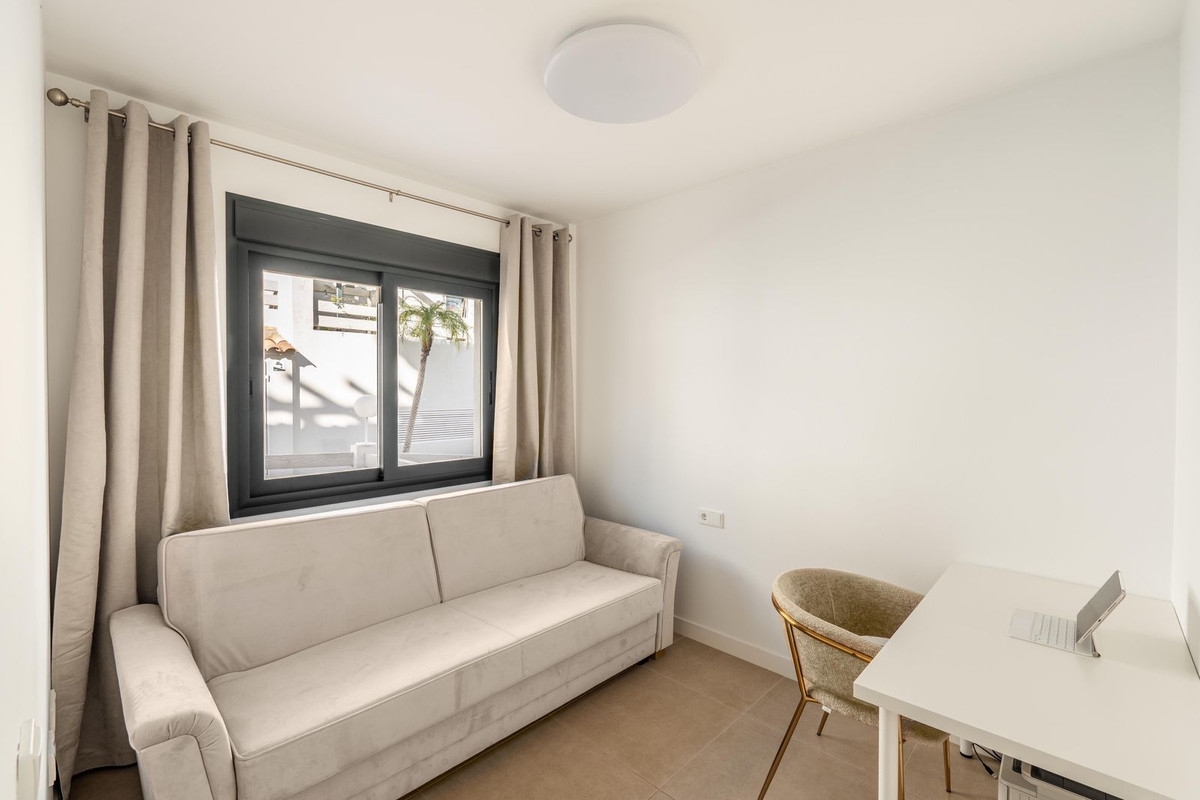 3 Bed Townhouse for sale in El Paraiso Costa Del Sol, Málaga, Spain