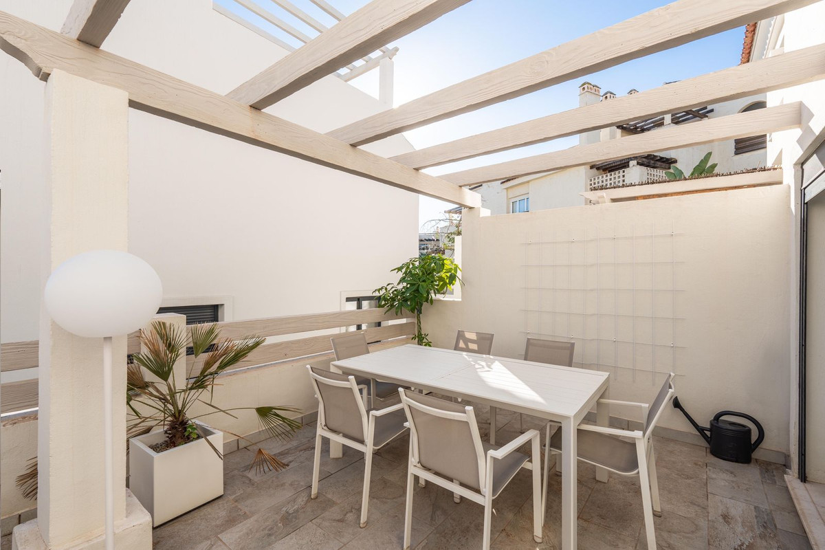 3 Bed Townhouse for sale in El Paraiso Costa Del Sol, Málaga, Spain