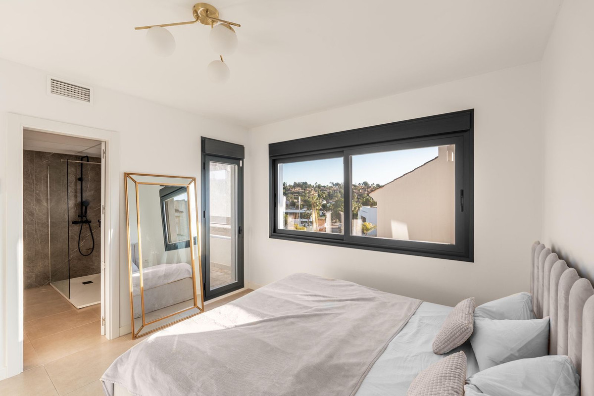 3 Bed Townhouse for sale in El Paraiso Costa Del Sol, Málaga, Spain