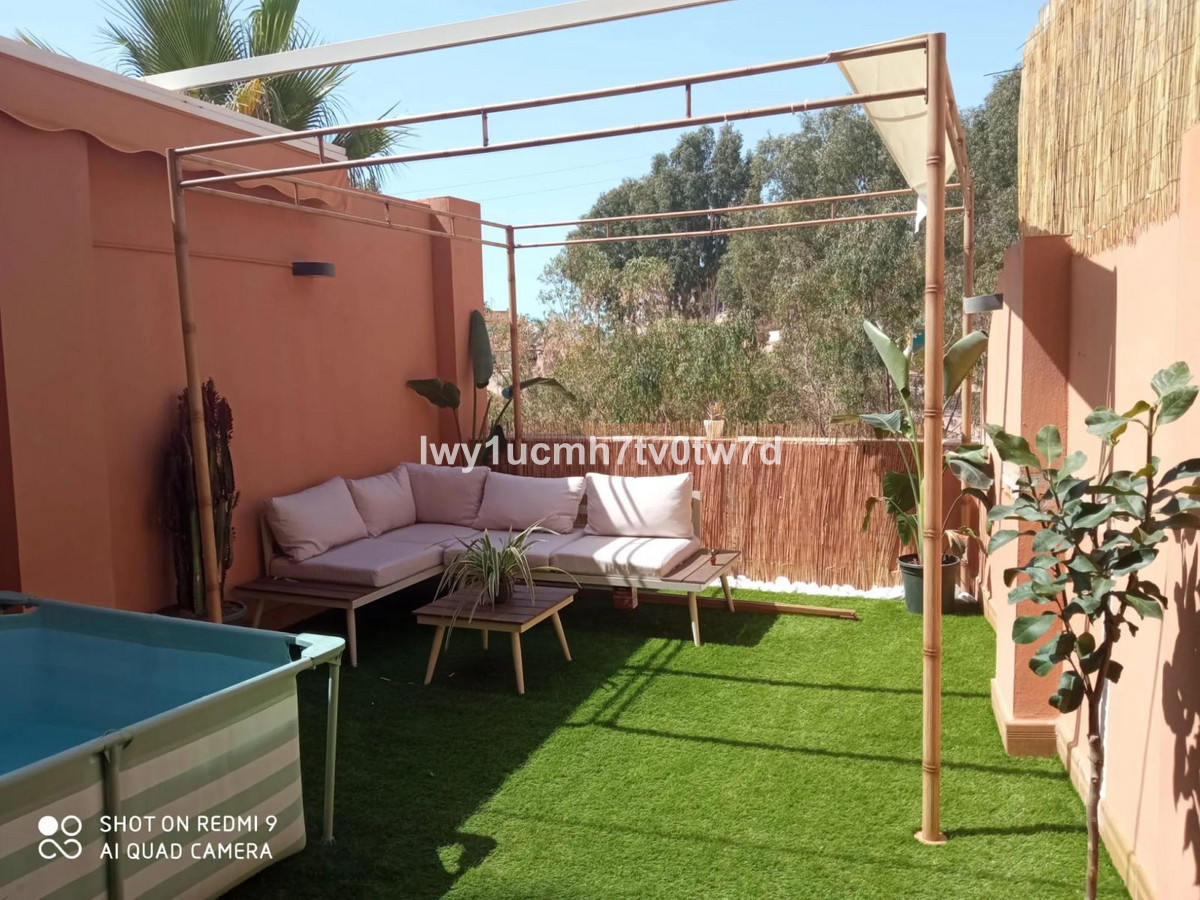 Se vende Apartamento Planta Media de 3 dormitorios en Costa Del Sol East, Málaga, España