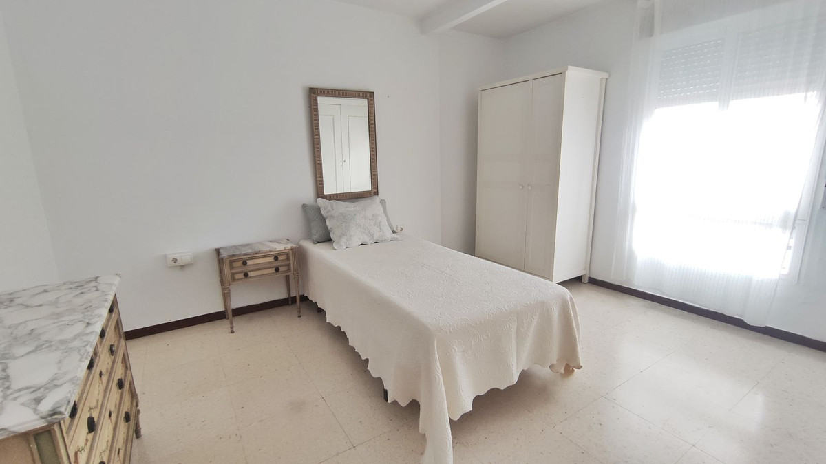 4 Bed Apartment for sale in Marbella Costa Del Sol, Málaga, Spain