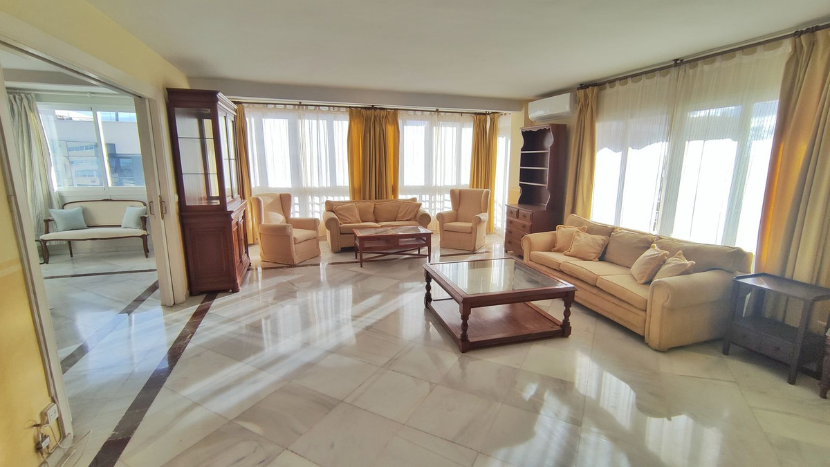 4 Bed Apartment for sale in Marbella Costa Del Sol, Málaga, Spain