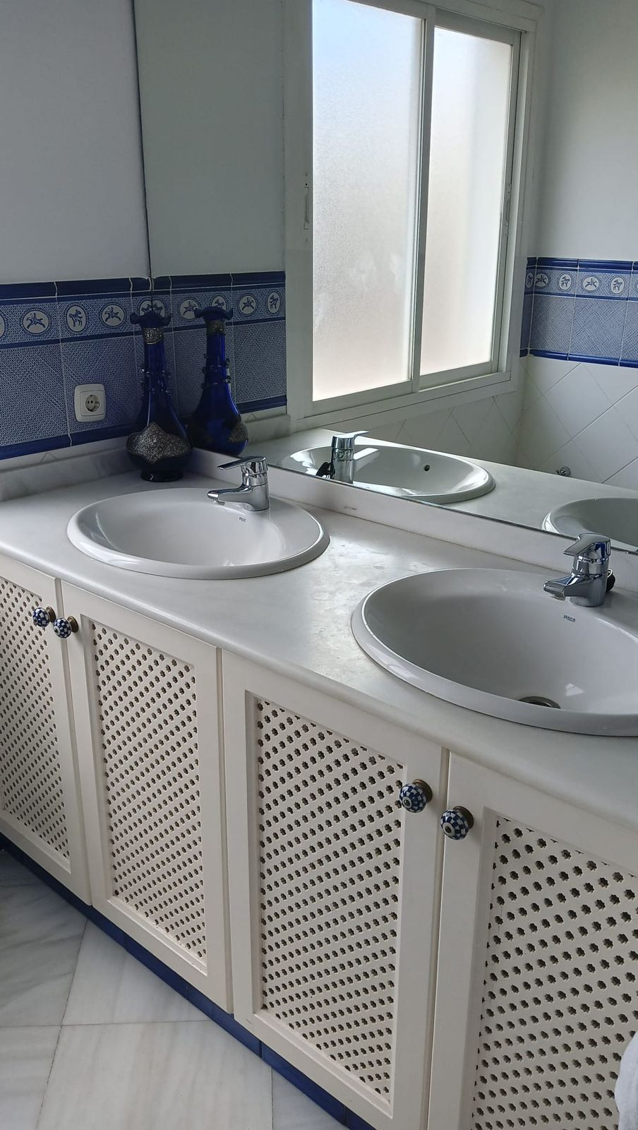 4 Bed Apartment for sale in Marbella Costa Del Sol, Málaga, Spain
