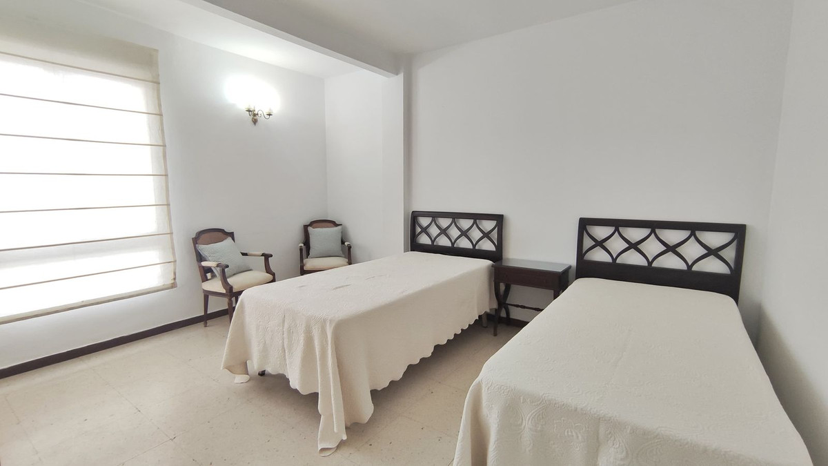 4 Bed Apartment for sale in Marbella Costa Del Sol, Málaga, Spain