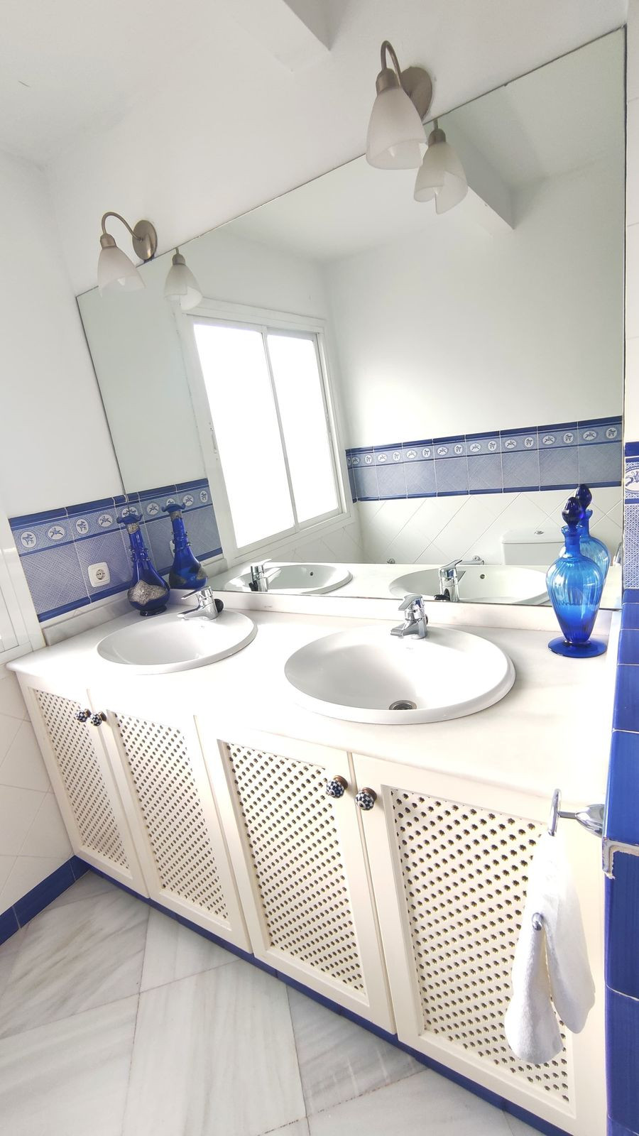 4 Bed Apartment for sale in Marbella Costa Del Sol, Málaga, Spain