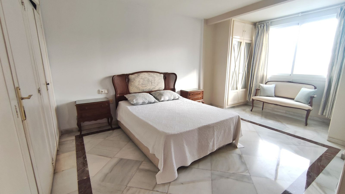 4 Bed Apartment for sale in Marbella Costa Del Sol, Málaga, Spain