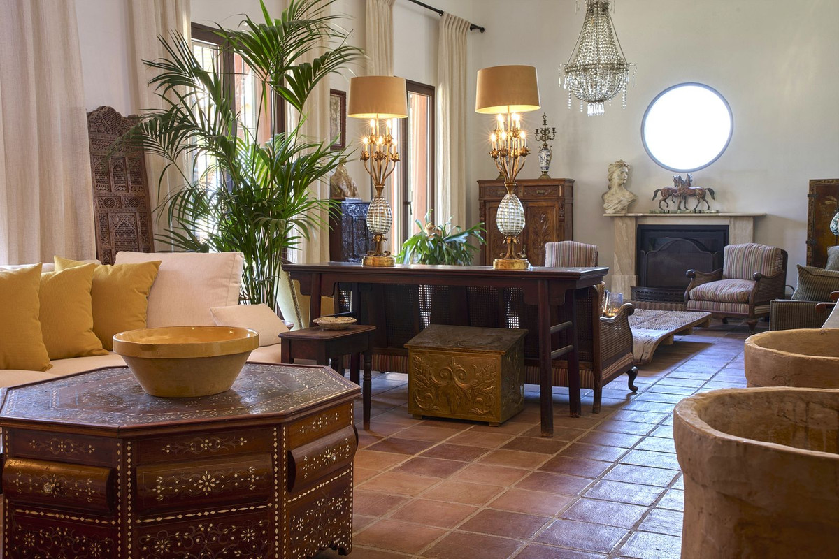 5 Bed Townhouse for sale in Comares Costa Del Sol East, Málaga, Spain
