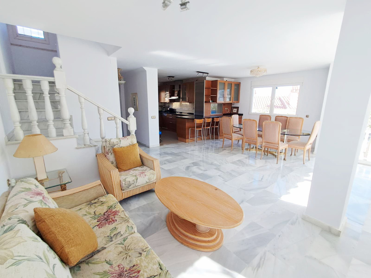 5 Bed Townhouse for sale in Benalmadena Costa Del Sol, Málaga, Spain
