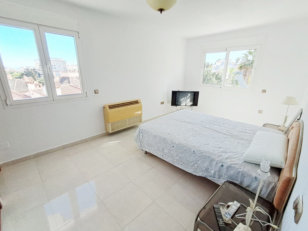 5 Bed Townhouse for sale in Benalmadena Costa Del Sol, Málaga, Spain