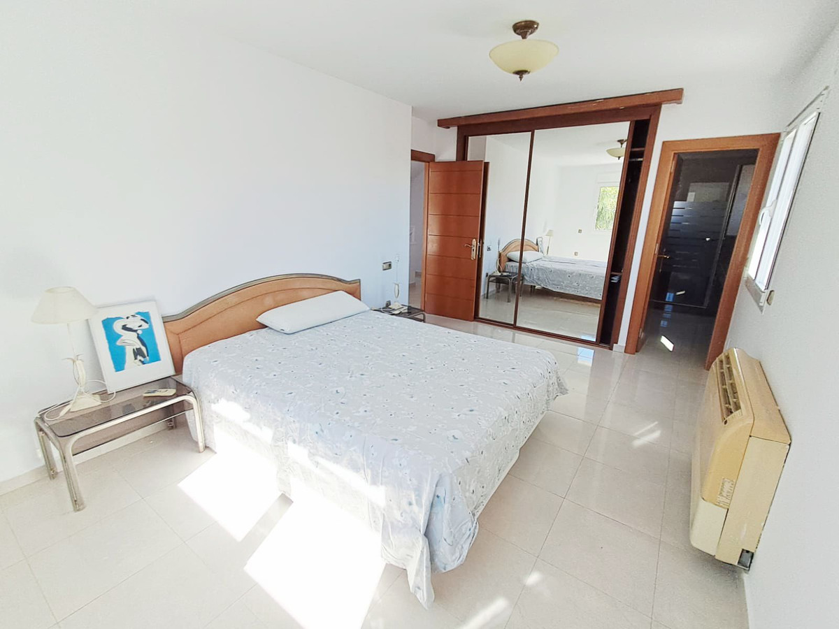 5 Bed Townhouse for sale in Benalmadena Costa Del Sol, Málaga, Spain