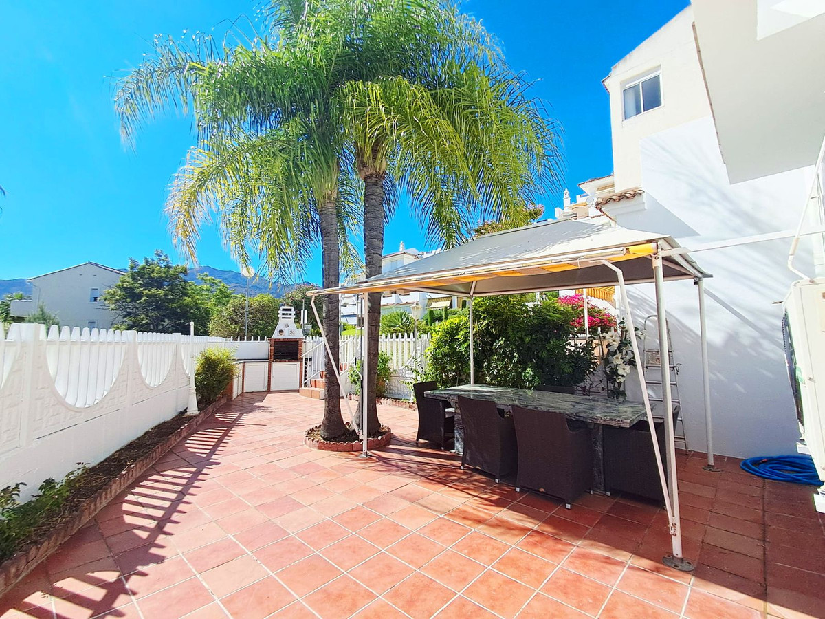 5 Bed Townhouse for sale in Benalmadena Costa Del Sol, Málaga, Spain
