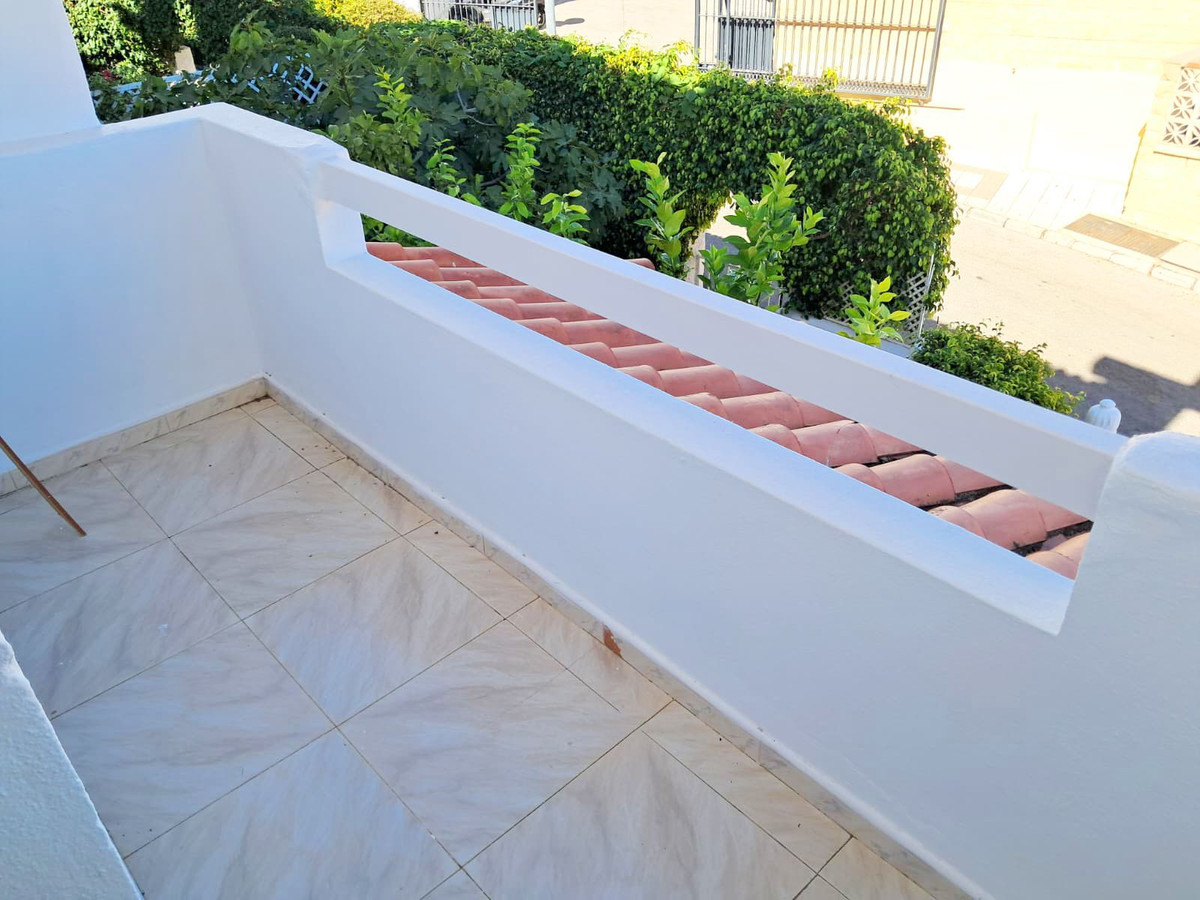 5 Bed Townhouse for sale in Benalmadena Costa Del Sol, Málaga, Spain