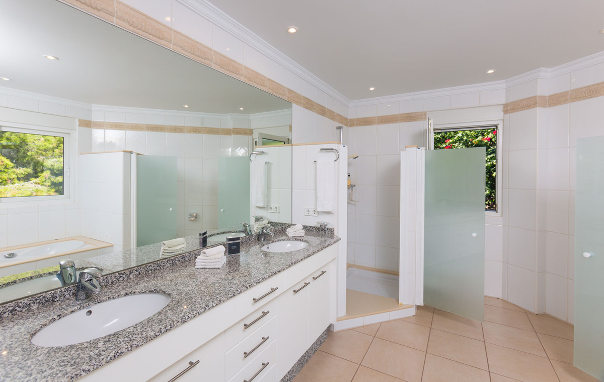 7 Bed Townhouse for sale in Javea Costa Blanca, Alicante, Spain