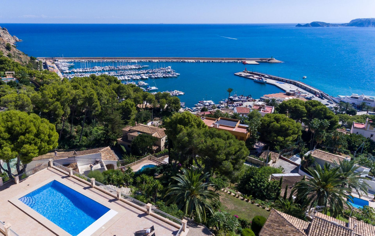 7 Bed Townhouse for sale in Javea Costa Blanca, Alicante, Spain