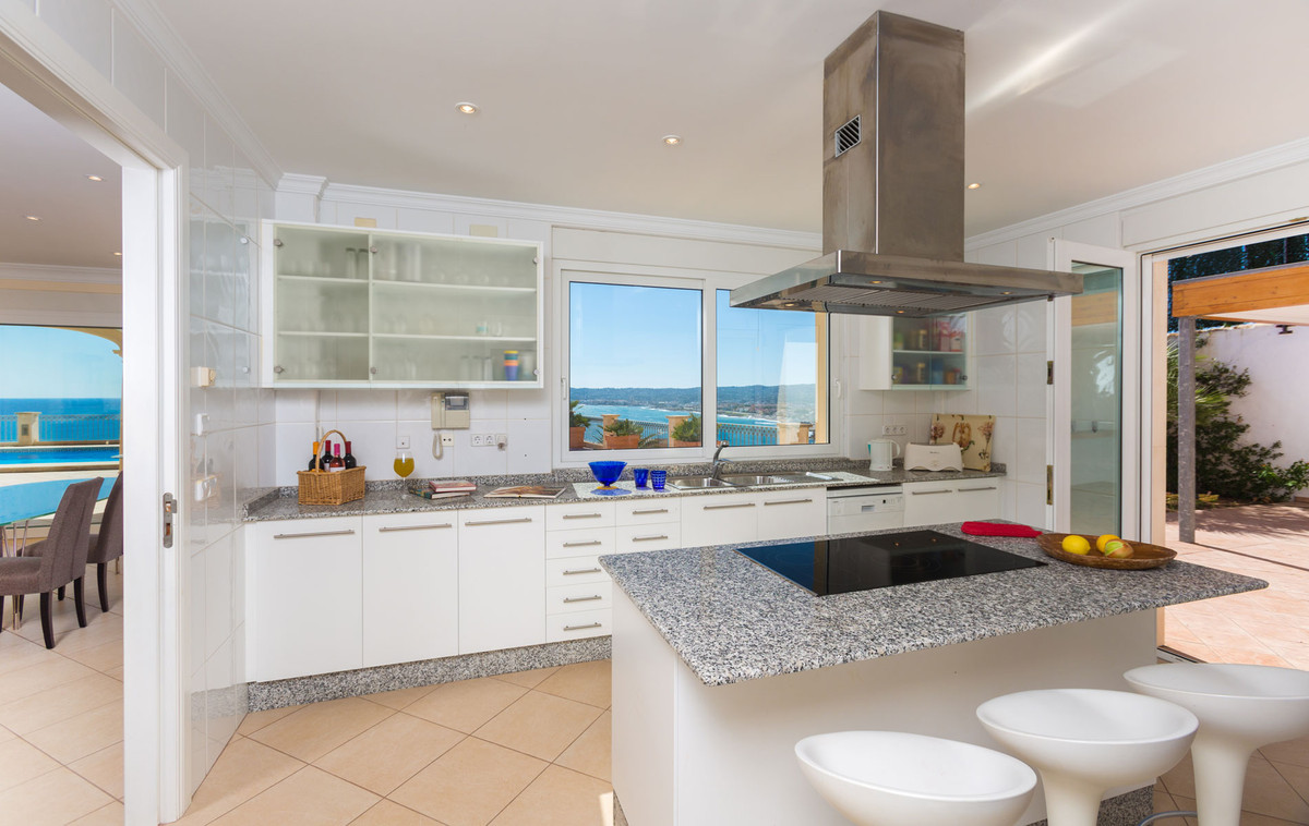 7 Bed Townhouse for sale in Javea Costa Blanca, Alicante, Spain