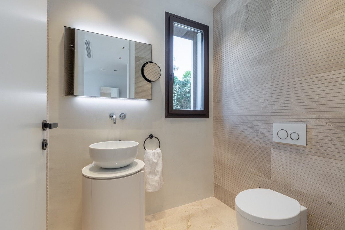 Se vende Villa - Chalet de 4 dormitorios en Costa Blanca, Alicante, España
