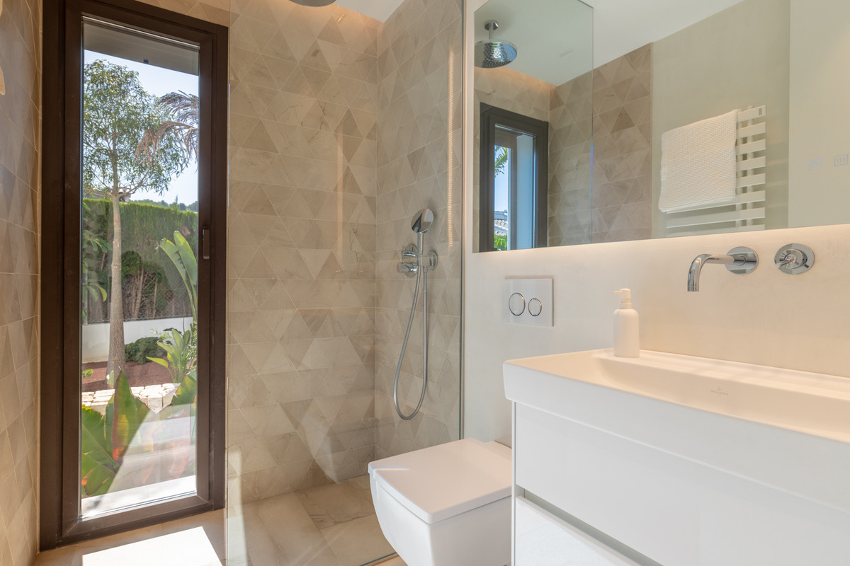 Se vende Villa - Chalet de 4 dormitorios en Costa Blanca, Alicante, España
