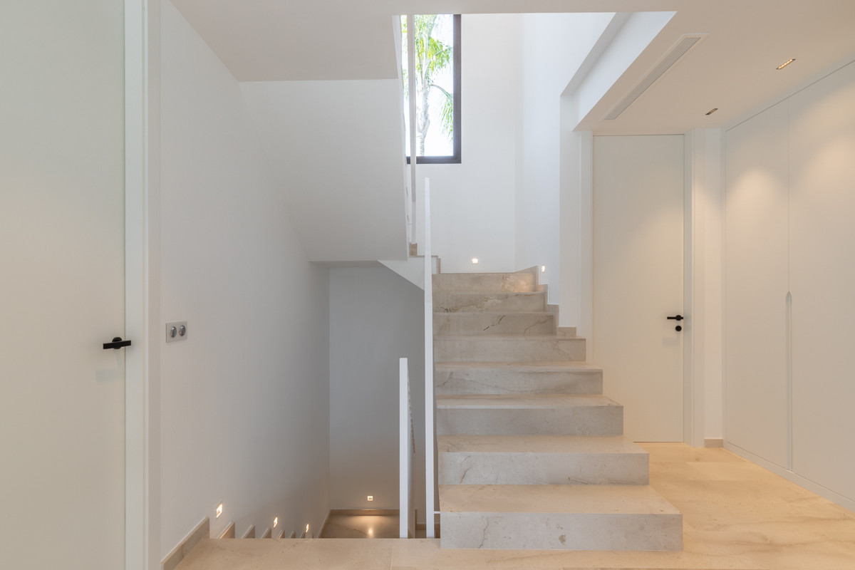 Se vende Villa - Chalet de 4 dormitorios en Costa Blanca, Alicante, España