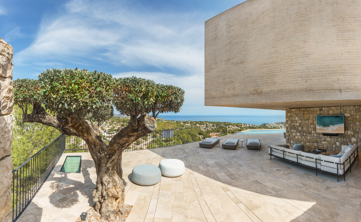 4 Bed Townhouse for sale in La Fustera Costa Blanca, Alicante, Spain