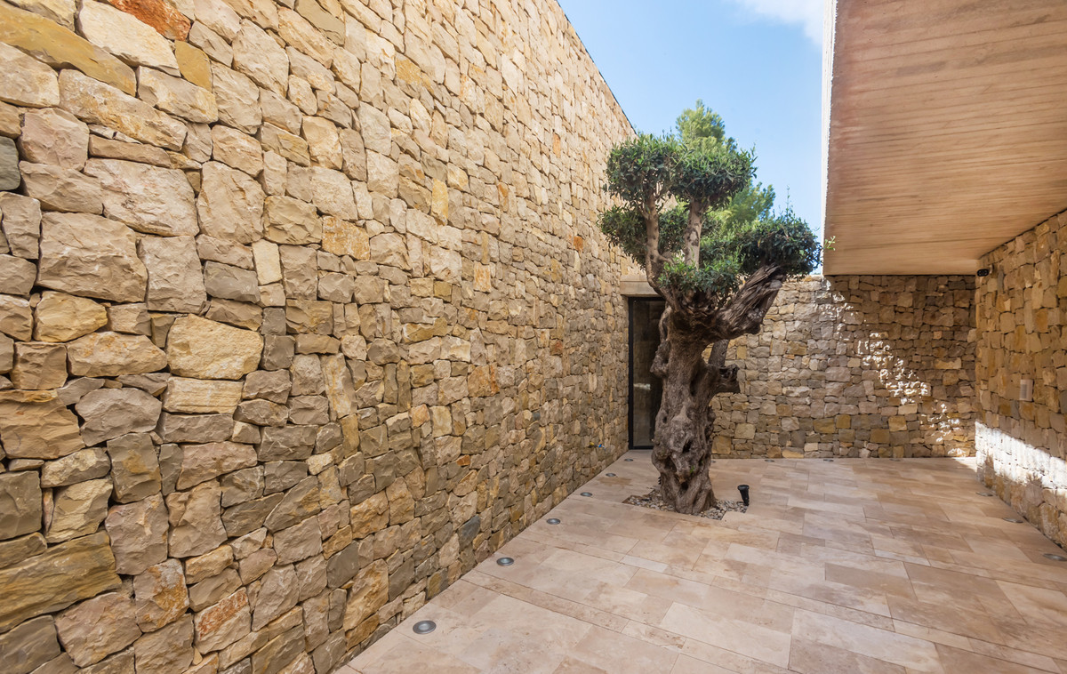 4 Bed Townhouse for sale in La Fustera Costa Blanca, Alicante, Spain