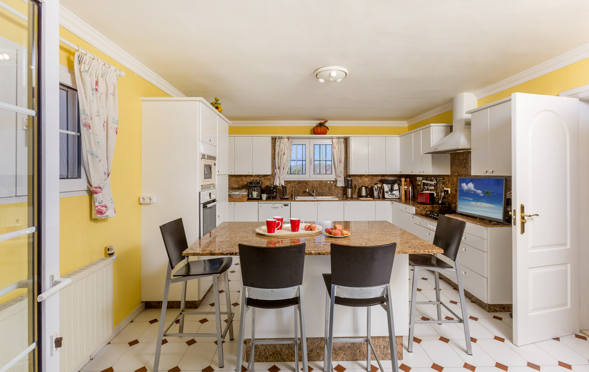 4 Bed Townhouse for sale in Moraira Costa Blanca, Alicante, Spain
