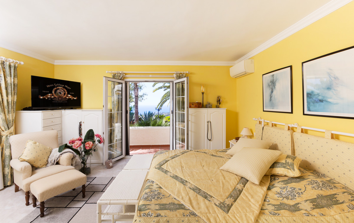 4 Bed Townhouse for sale in Moraira Costa Blanca, Alicante, Spain