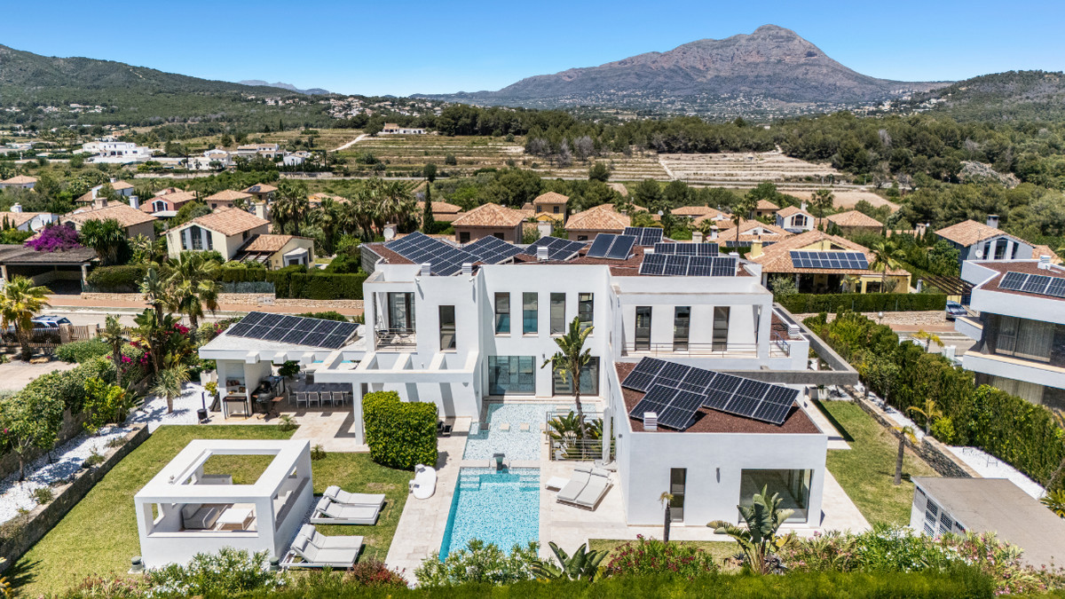 5 Bed Townhouse for sale in Javea Costa Blanca, Alicante, Spain