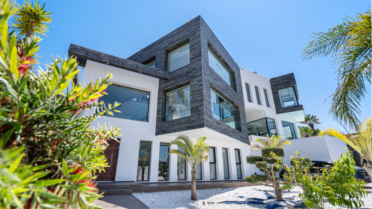 5 Bed Townhouse for sale in Javea Costa Blanca, Alicante, Spain