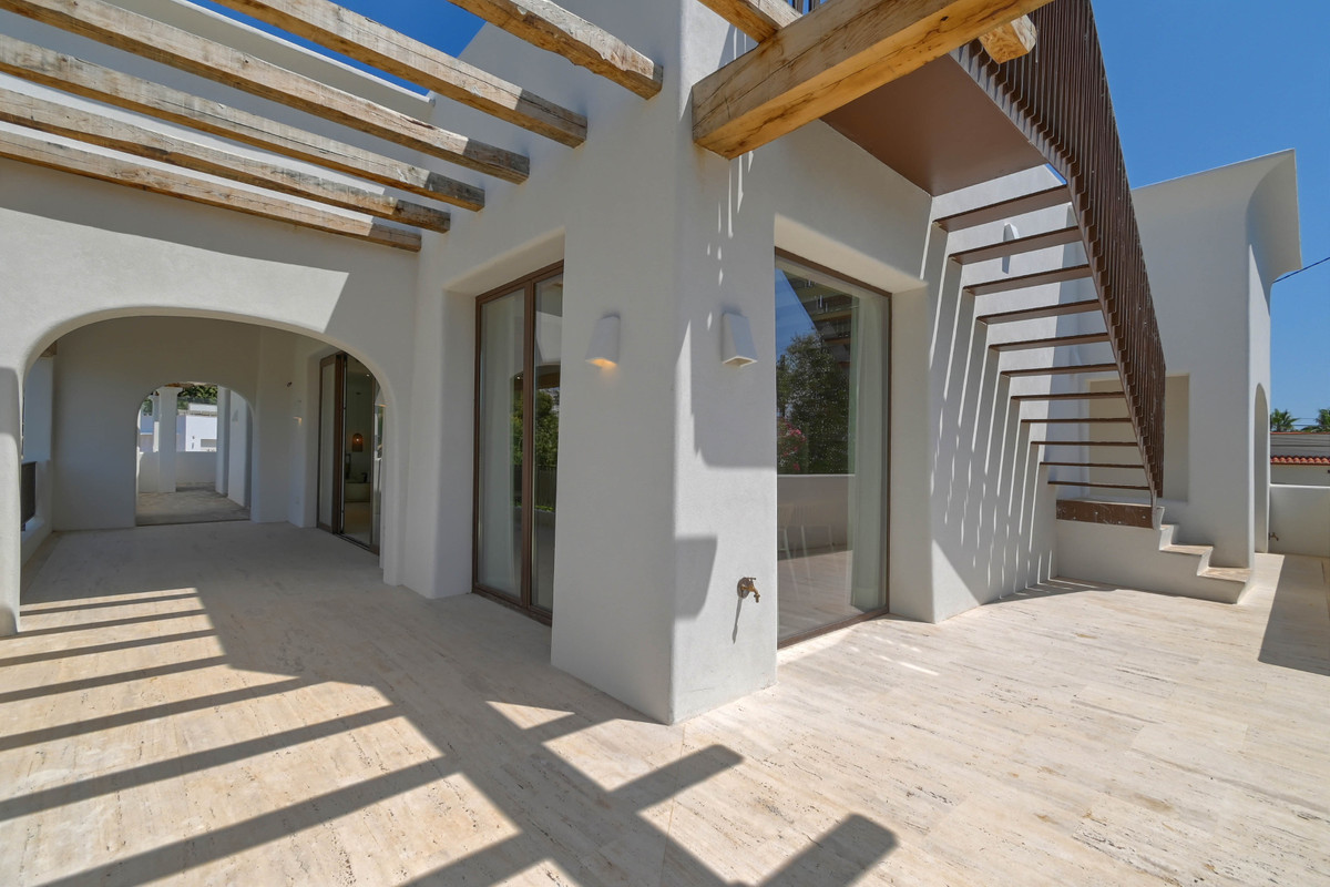 5 Bed Townhouse for sale in Benissa Costa Blanca, Alicante, Spain