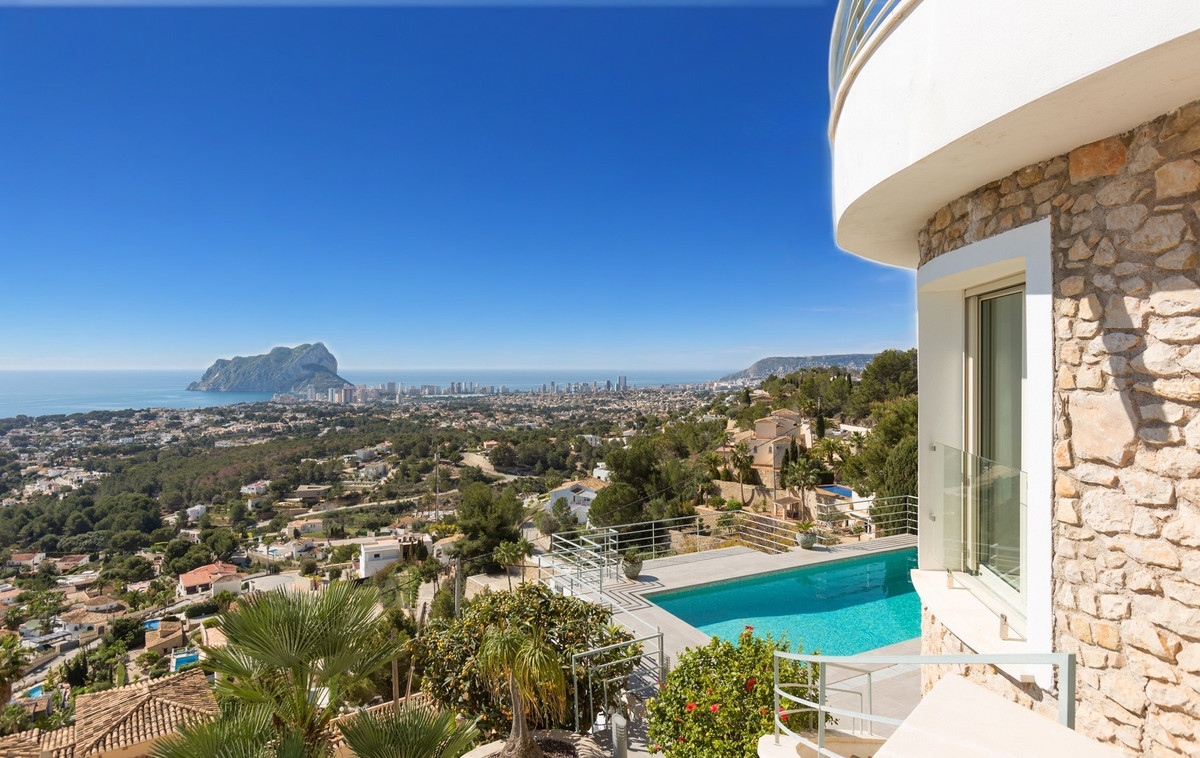 4 Bed Townhouse for sale in La Fustera Costa Blanca, Alicante, Spain