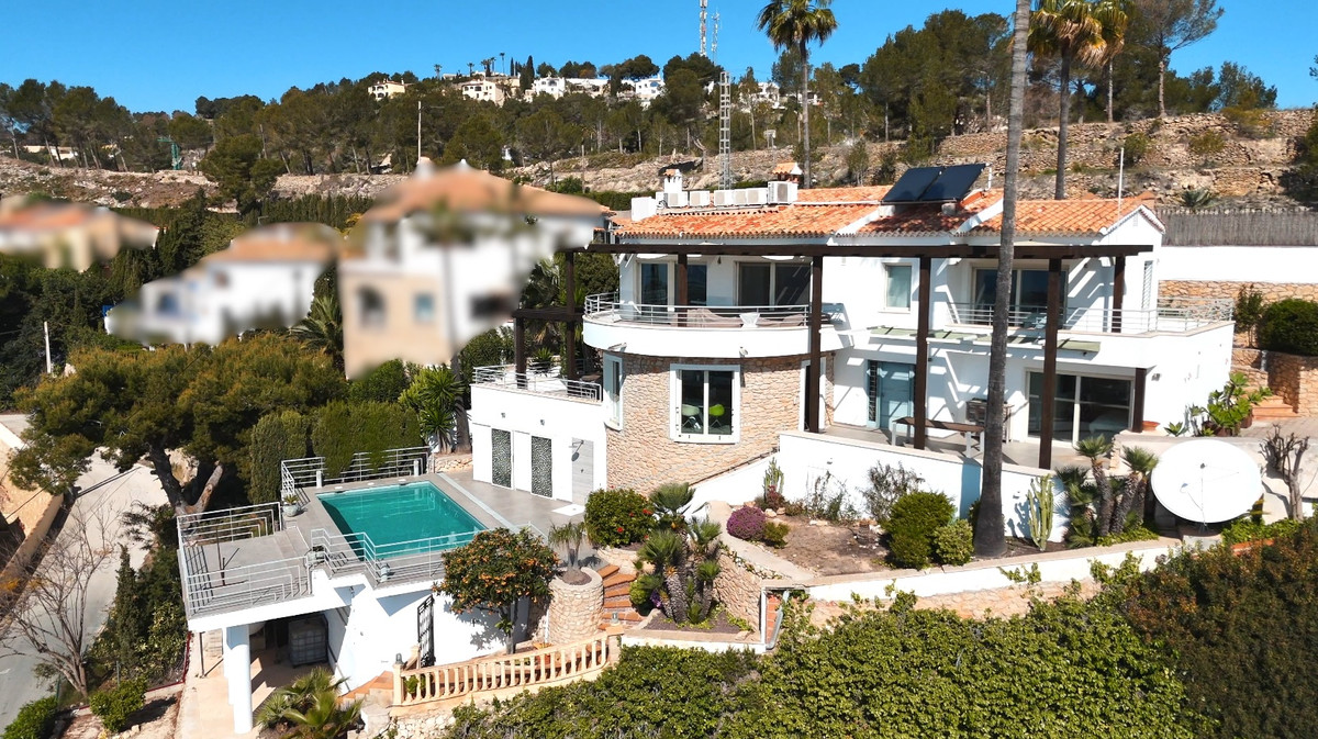 4 Bed Townhouse for sale in La Fustera Costa Blanca, Alicante, Spain