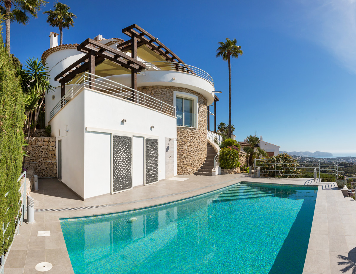 4 Bed Townhouse for sale in La Fustera Costa Blanca, Alicante, Spain