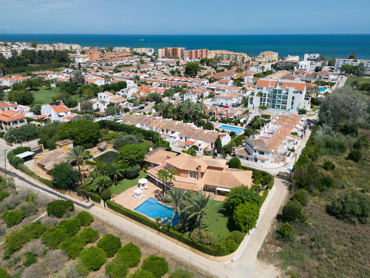 Se vende Villa - Chalet de 7 dormitorios en Costa Blanca, Alicante, España