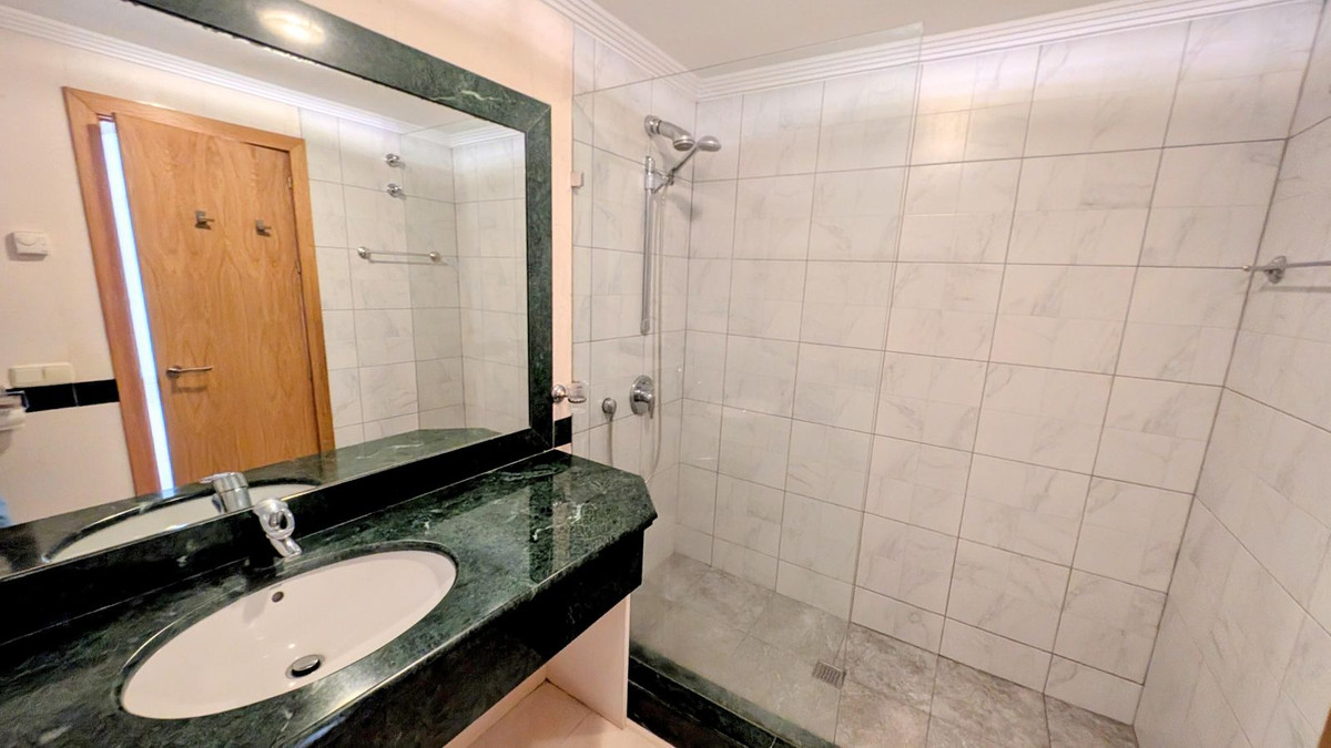 Se vende Apartamento Planta Baja de 2 dormitorios en Costa Del Sol, Málaga, España