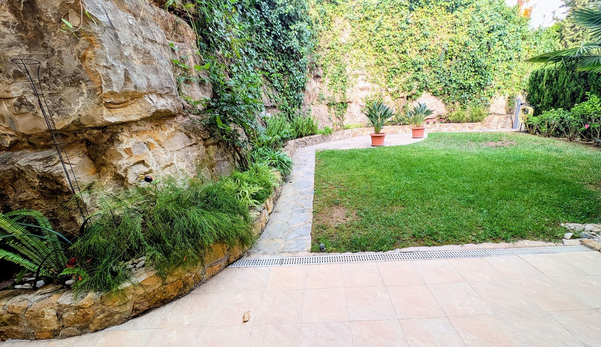 Se vende Apartamento Planta Baja de 2 dormitorios en Costa Del Sol, Málaga, España