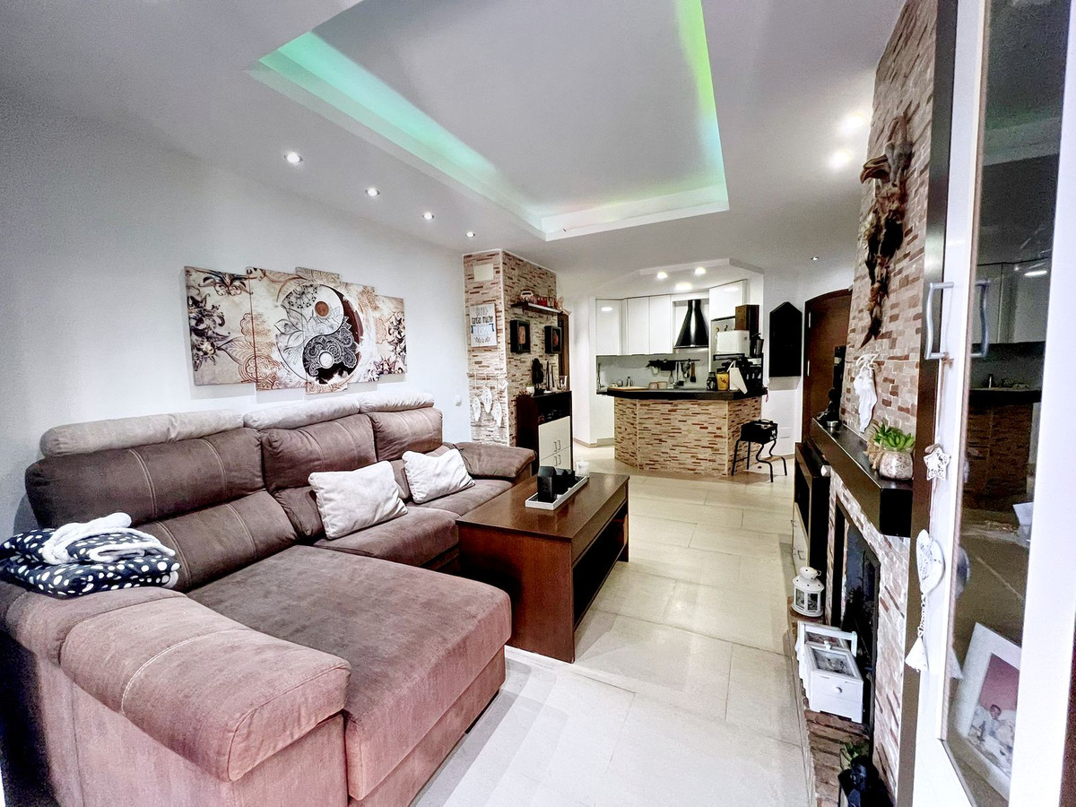 2 Bed Apartment for sale in Calahonda Costa Del Sol, Málaga, Spain