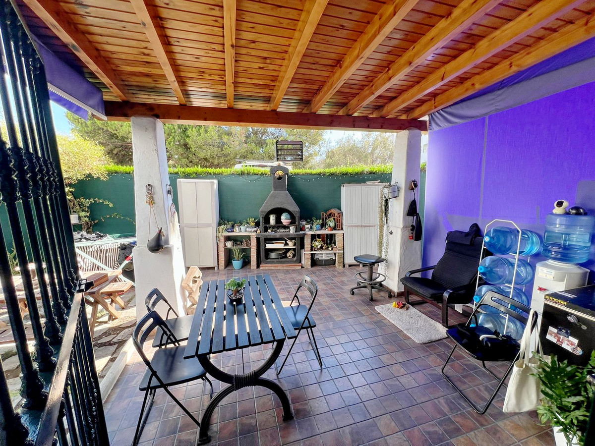 2 Bed Apartment for sale in Calahonda Costa Del Sol, Málaga, Spain