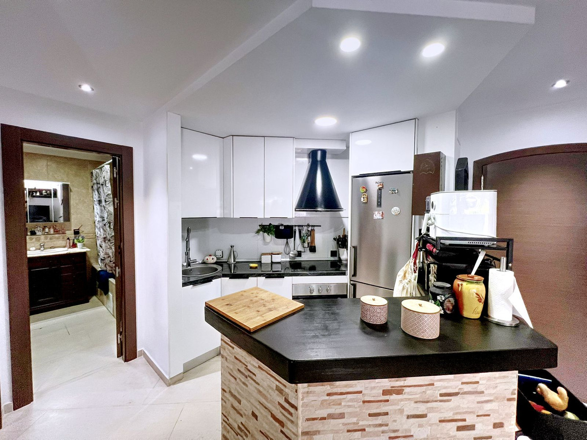 2 Bed Apartment for sale in Calahonda Costa Del Sol, Málaga, Spain