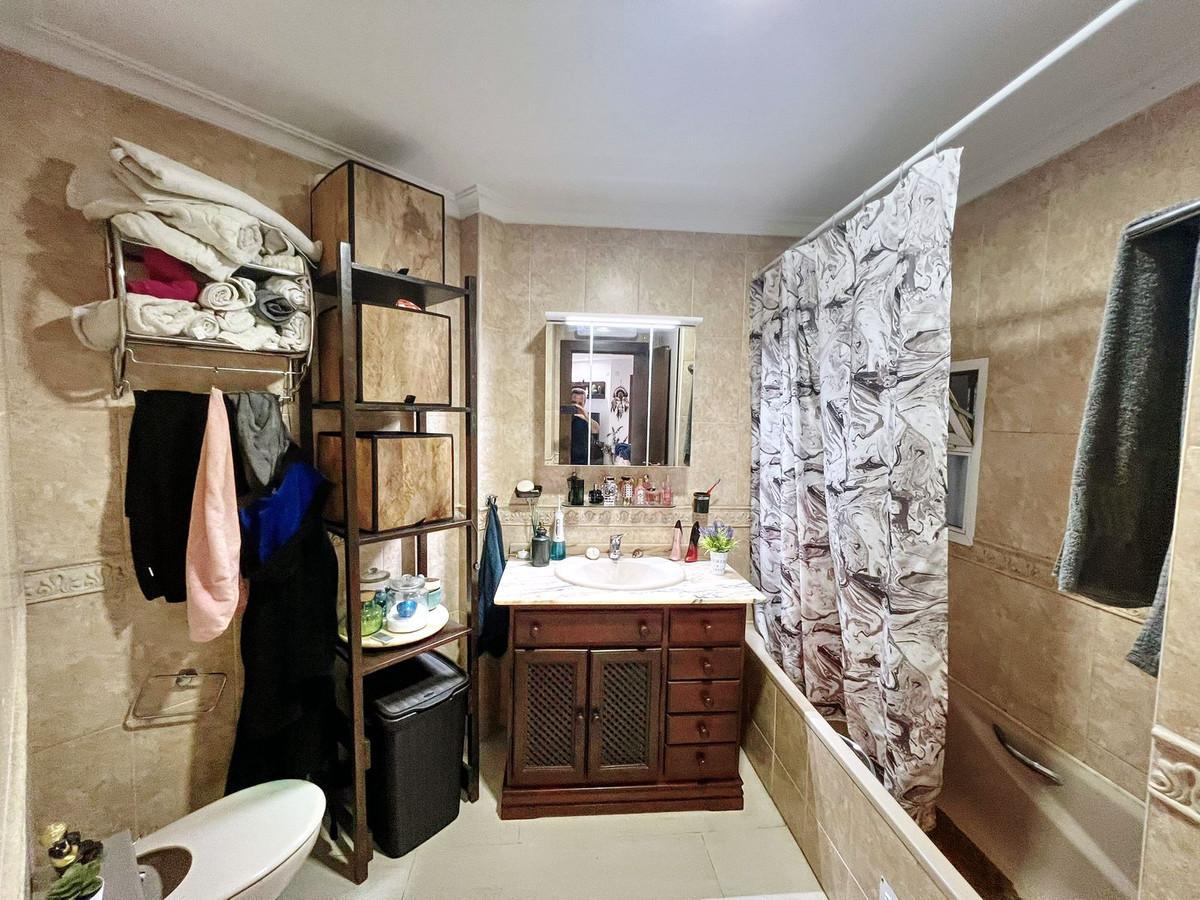 2 Bed Apartment for sale in Calahonda Costa Del Sol, Málaga, Spain
