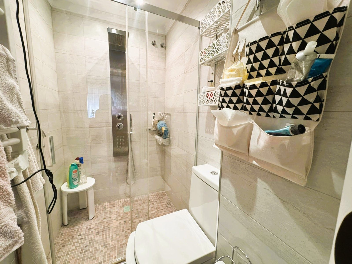 3 Bed Apartment for sale in Las Lagunas Costa Del Sol, Málaga, Spain