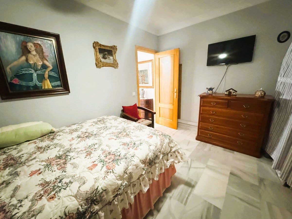 3 Bed Apartment for sale in Las Lagunas Costa Del Sol, Málaga, Spain