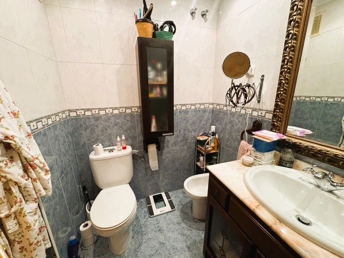 3 Bed Apartment for sale in Las Lagunas Costa Del Sol, Málaga, Spain