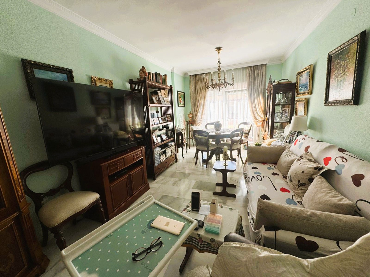 3 Bed Apartment for sale in Las Lagunas Costa Del Sol, Málaga, Spain