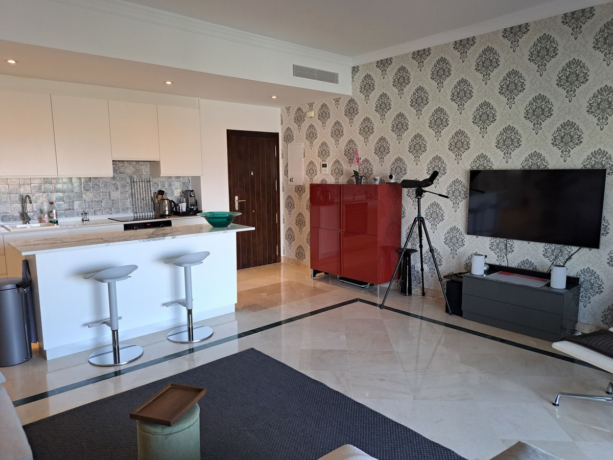 3 Bed Apartment for sale in El Paraiso Costa Del Sol, Málaga, Spain