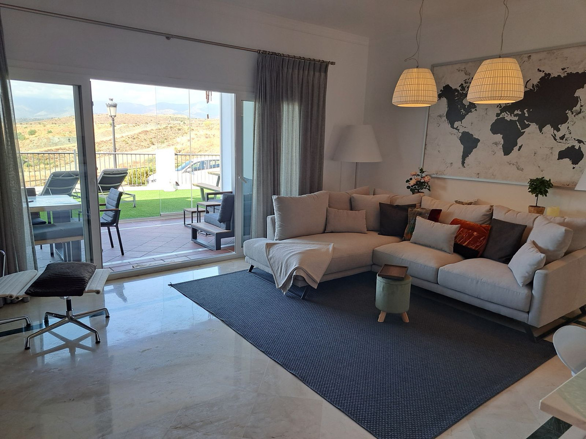 3 Bed Apartment for sale in El Paraiso Costa Del Sol, Málaga, Spain