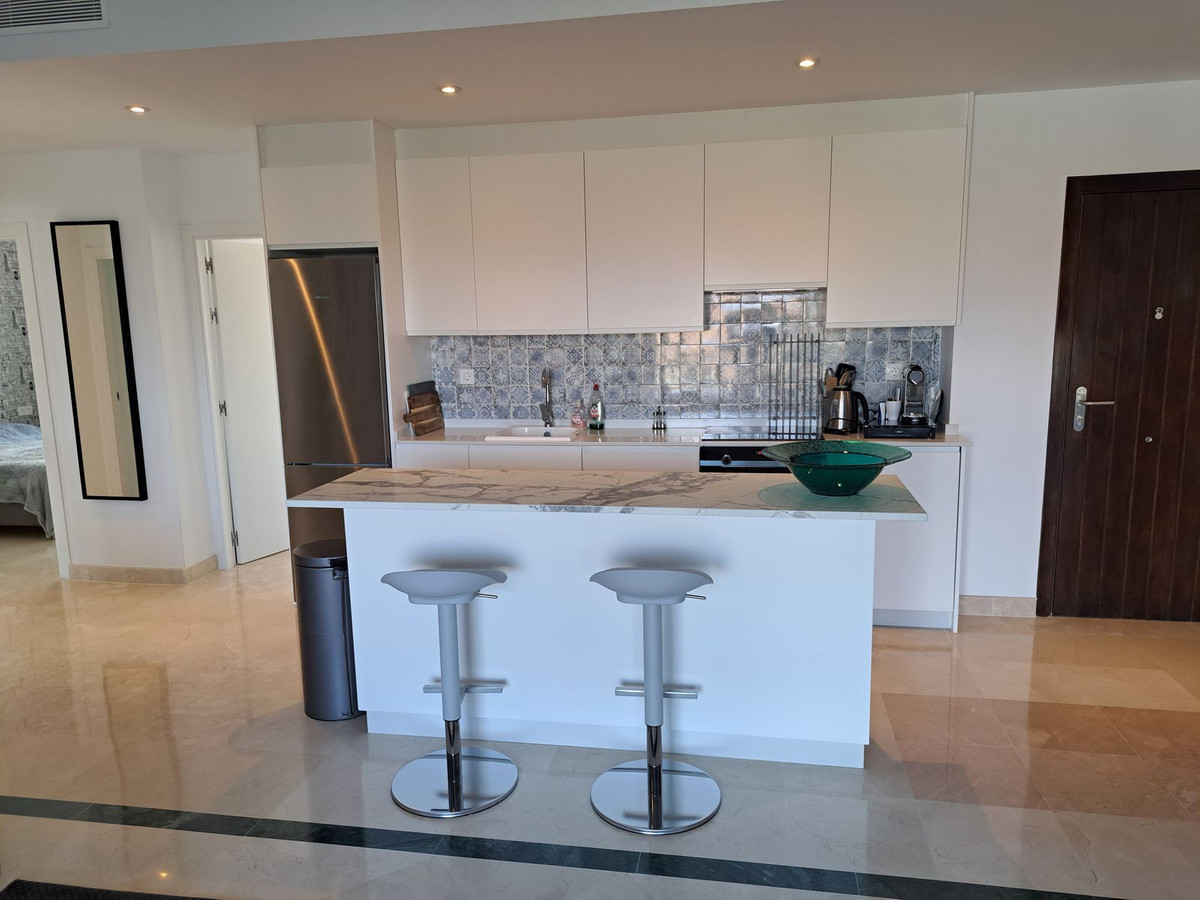 3 Bed Apartment for sale in El Paraiso Costa Del Sol, Málaga, Spain