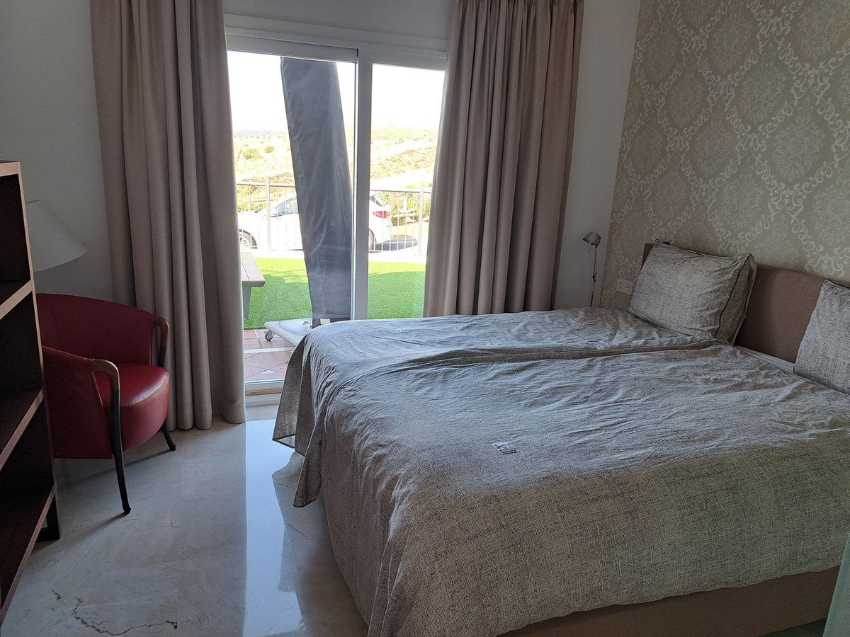 3 Bed Apartment for sale in El Paraiso Costa Del Sol, Málaga, Spain