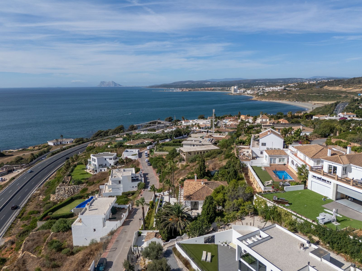 3 Bed Townhouse for sale in Manilva Costa Del Sol, Málaga, Spain