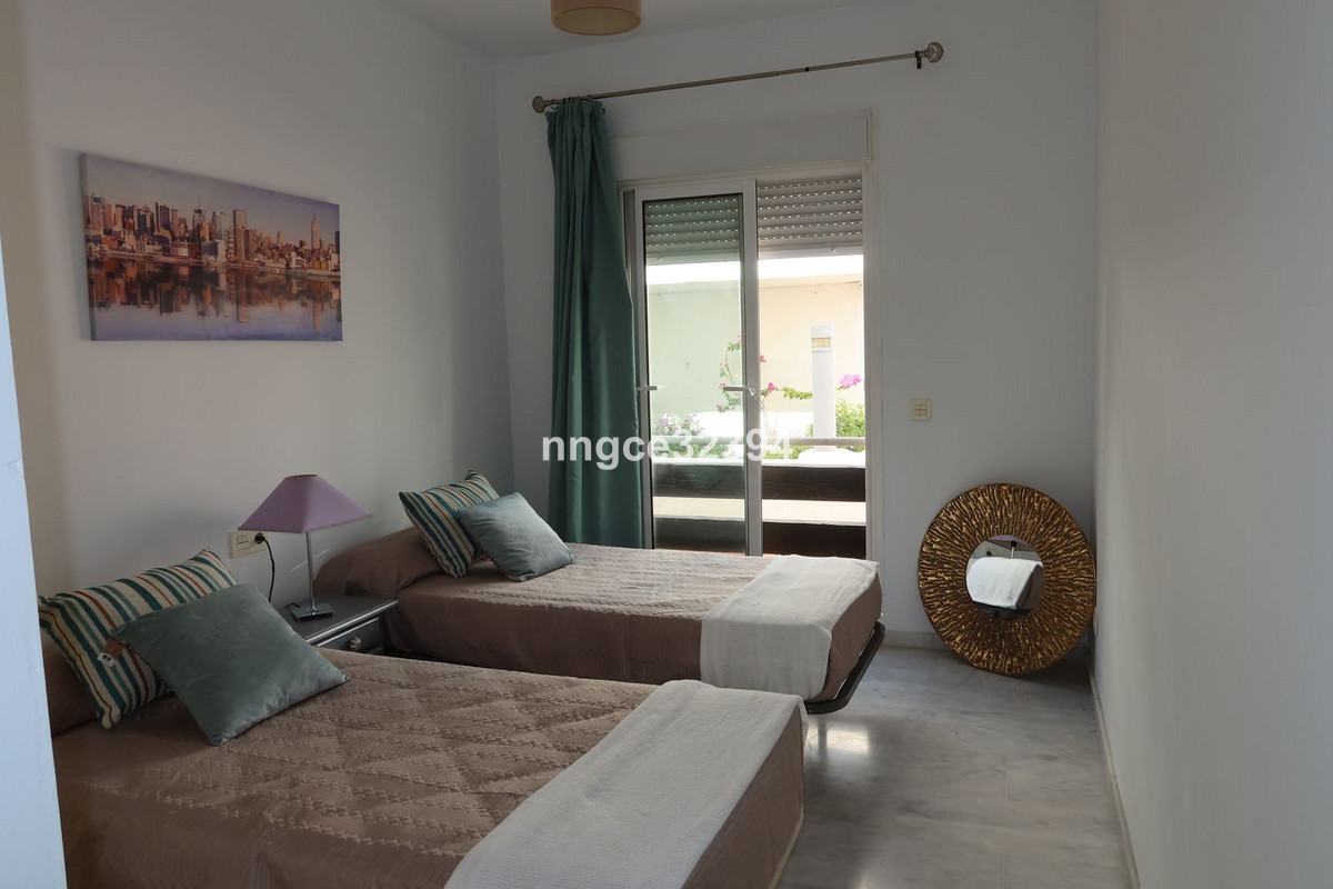 4 Bed Apartment for sale in Estepona Costa Del Sol, Málaga, Spain