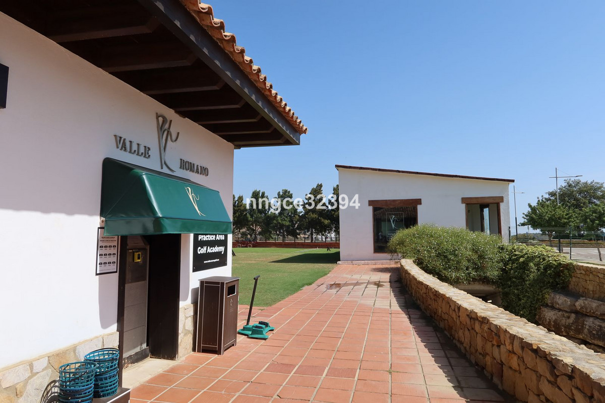4 Bed Apartment for sale in Estepona Costa Del Sol, Málaga, Spain